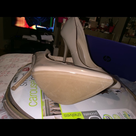 Heels - Picture 3 of 3